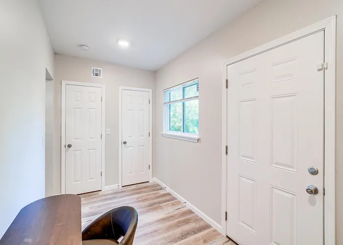 Remodeled House W/ Yard ~ 4 Mi To Downtown! Holiday home Tulsa