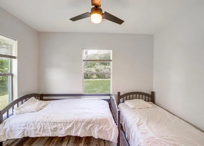 Remodeled House W/ Yard ~ 4 Mi To Downtown! Holiday home Tulsa