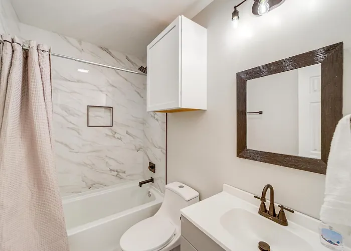 Remodeled House W/ Yard ~ 4 Mi To Downtown! *