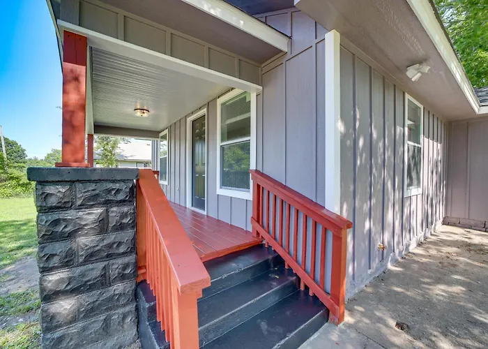 Remodeled House W/ Yard ~ 4 Mi To Downtown! Tulsa