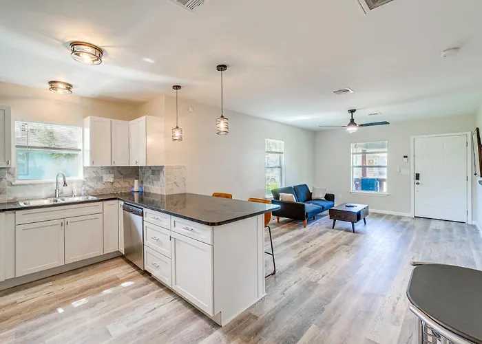 Remodeled House W/ Yard ~ 4 Mi To Downtown! * Tulsa