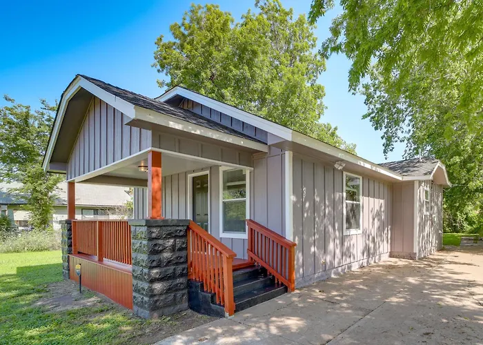 Remodeled House W/ Yard ~ 4 Mi To Downtown! Tulsa